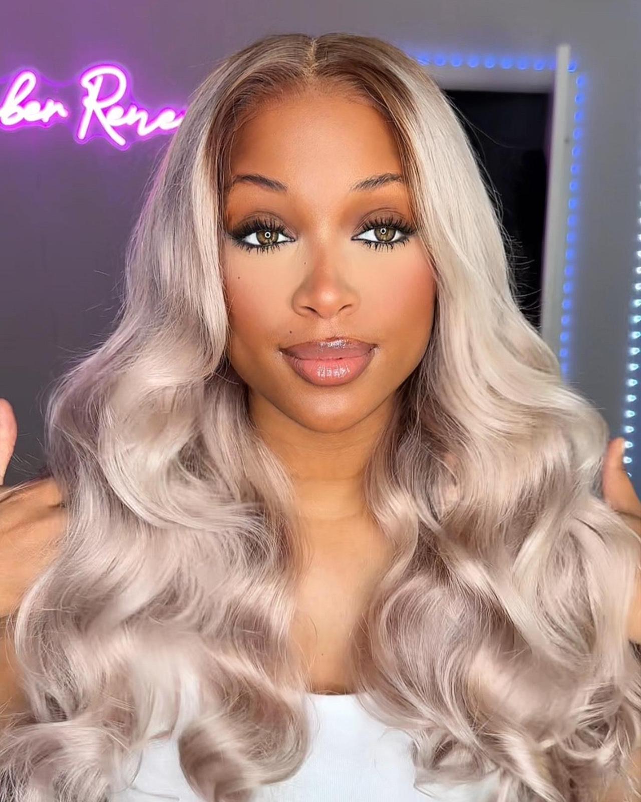 Woman_wearing_Ash_Blonde_wig